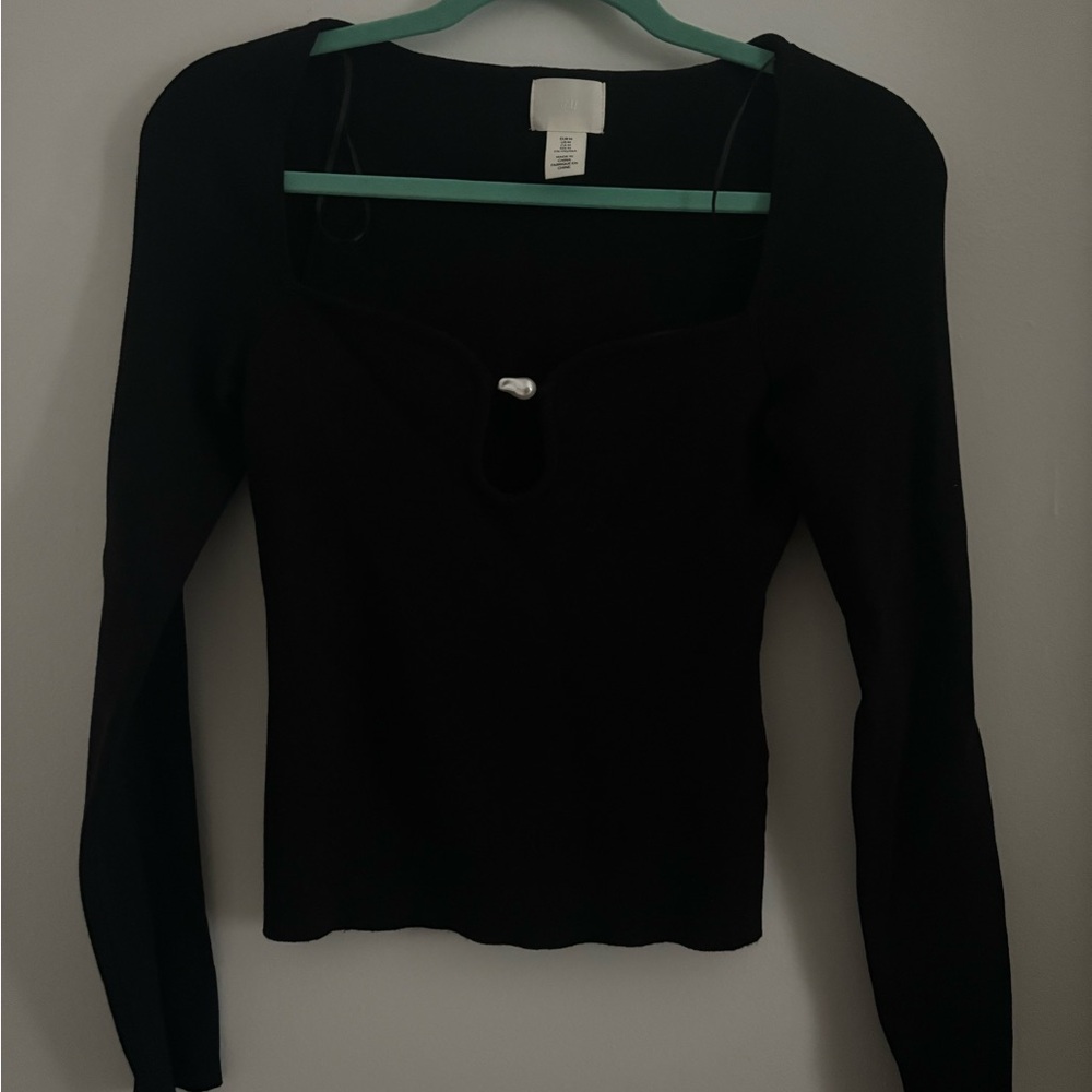 Pearl detail black top